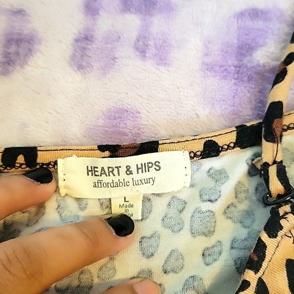 Cheetah printed bodysuit - Picture 3 of 3